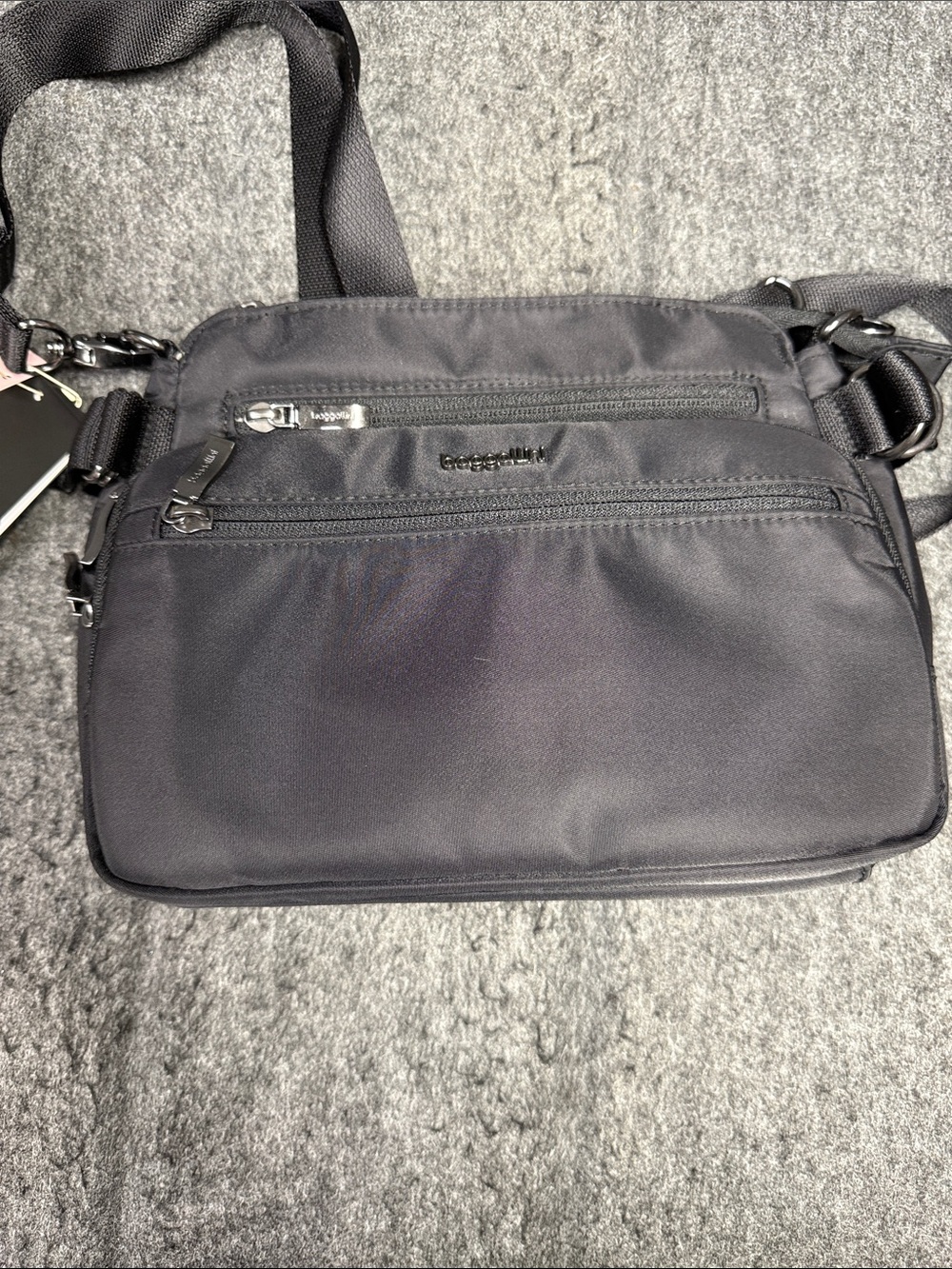Baggallini Black Nylon Crossbody Messenger Bag - Picture 4 of 10